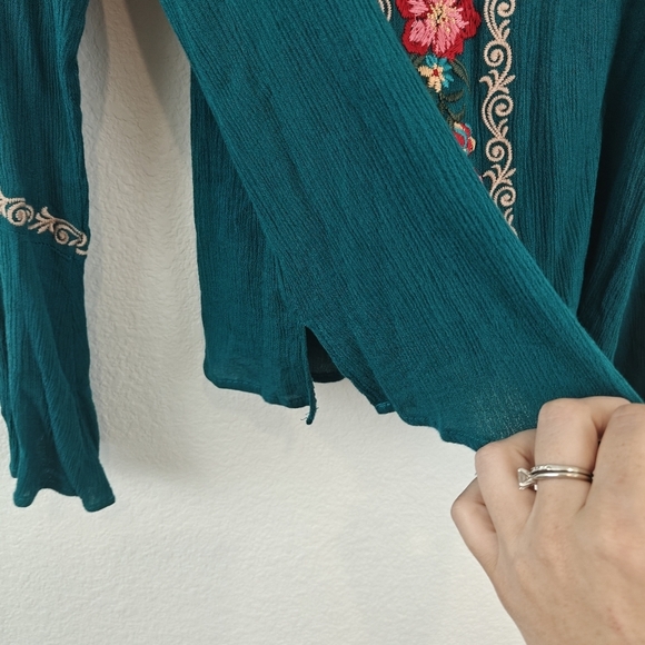 Savanna Jane Turquoise Floral Embroidered Long Sleeve V Neck Blouse Small - Picture 6 of 9